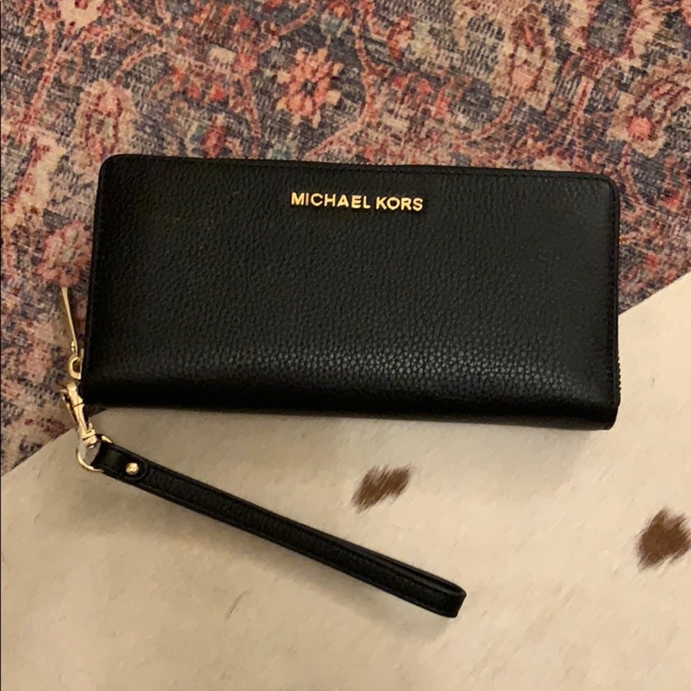 Michael Kors Black NWT Jet Set Wallet